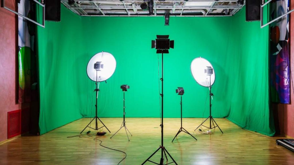 پرده سبز برای تولید محتوای ویدیویی